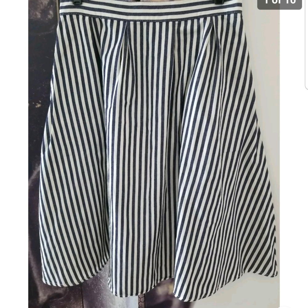 Life In Progress Women's Striped A Line Pleated Knee Length Cotton Skirt Size M